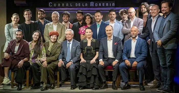 Foto de familia del 69 Aniversario de Corral de la Morería. CM-MG.