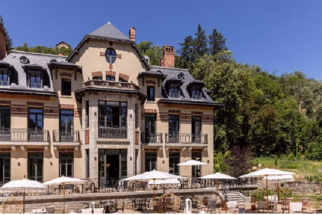 El nuevo hotel Mercure Ax-les-Thermes se ha desarrollado en el Château de Villemur